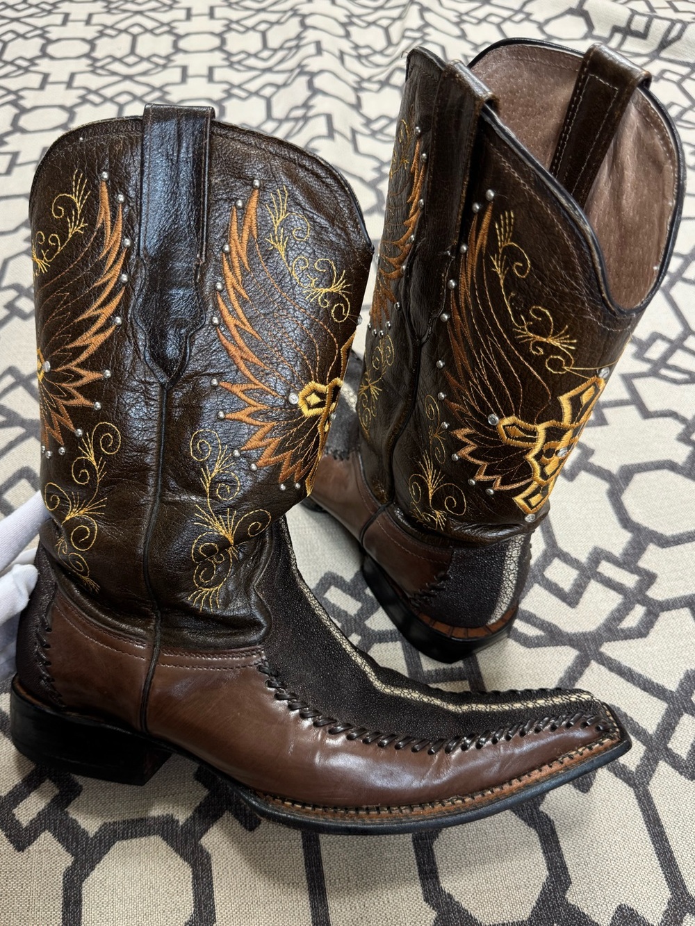 El General Genuine Stingray Embroidered Rhinestone Stud Cowboy Boots Men’s 9.5